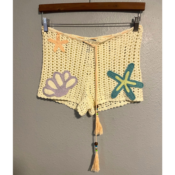 Forever 21 Pants - Forever 21 Shorts Juniors Medium Cream Crochet Shell Starfish Festival Boho
